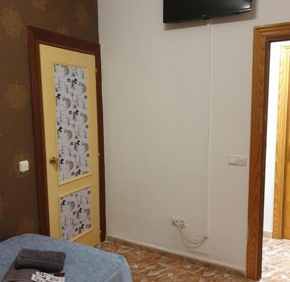 פנסיון Hostal Alfil