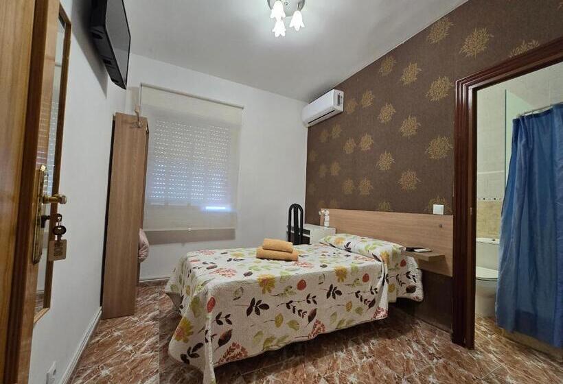 פנסיון Hostal Alfil