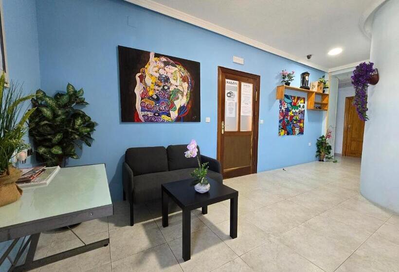 פנסיון Hostal Alfil