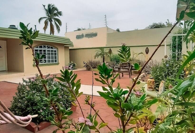 پانسیون Pueblo Nomada   Hostel