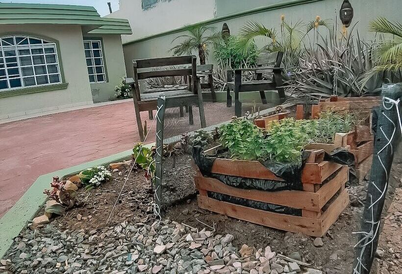 پانسیون Pueblo Nomada   Hostel
