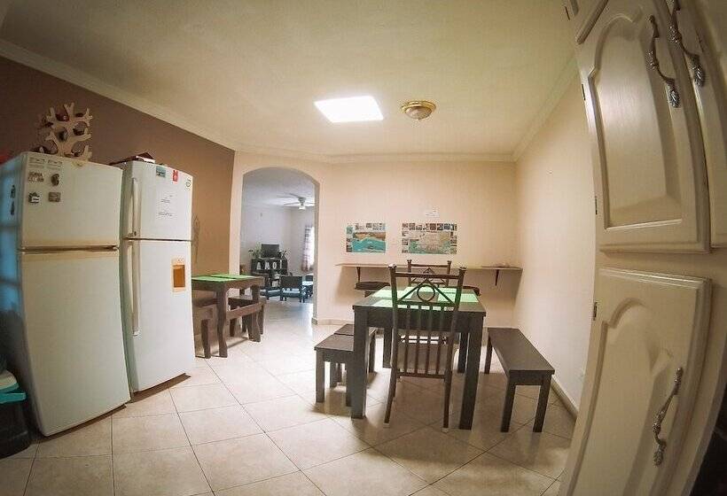 پانسیون Pueblo Nomada   Hostel