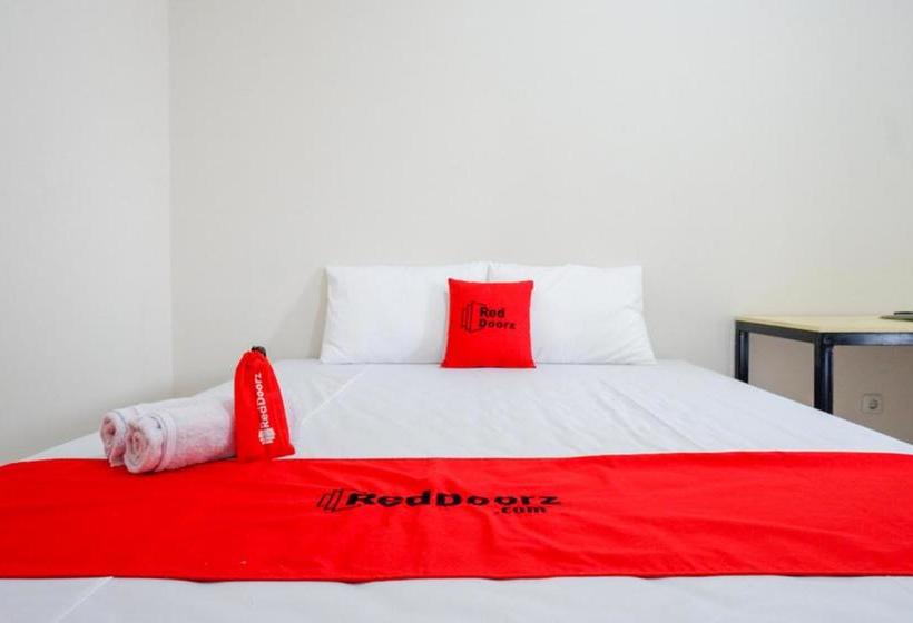 بنسيون Reddoorz Near Lippo Plaza Buton
