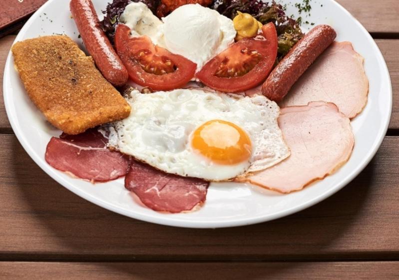 تختخواب و صبحانه Crystal Lights