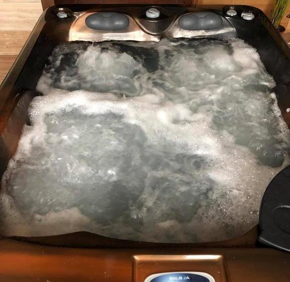 تختخواب و صبحانه Garden House