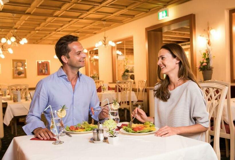 Отель Optimamed Gesundheitsresort Weißbriach Gmbh