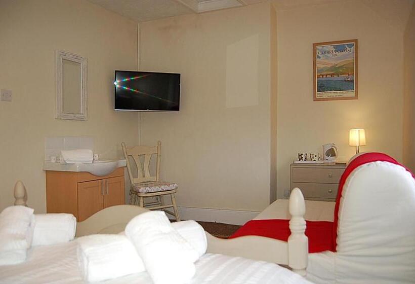 ベッドアンドブレックファースト Saint Cadfans Lodge