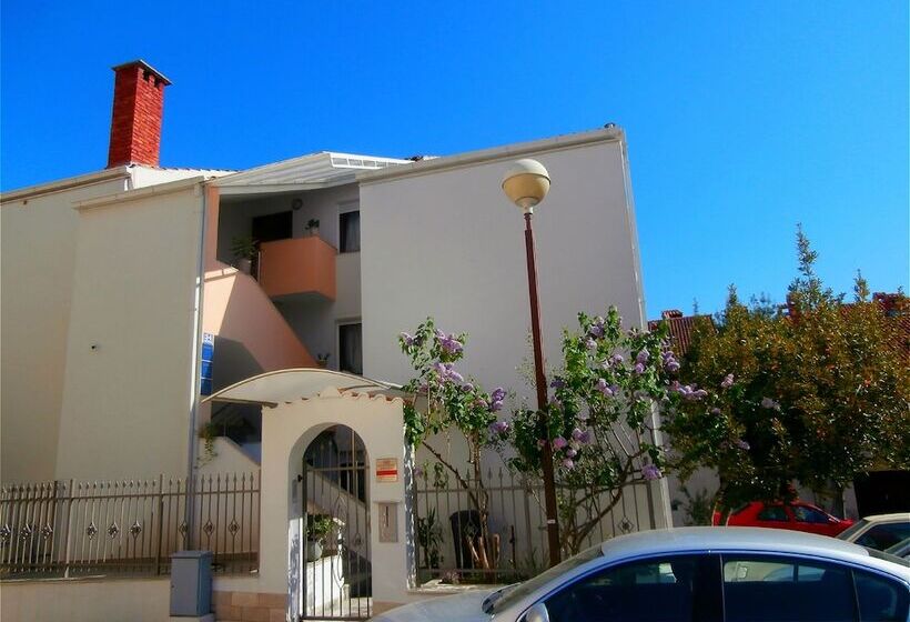 پانسیون Apartments Song