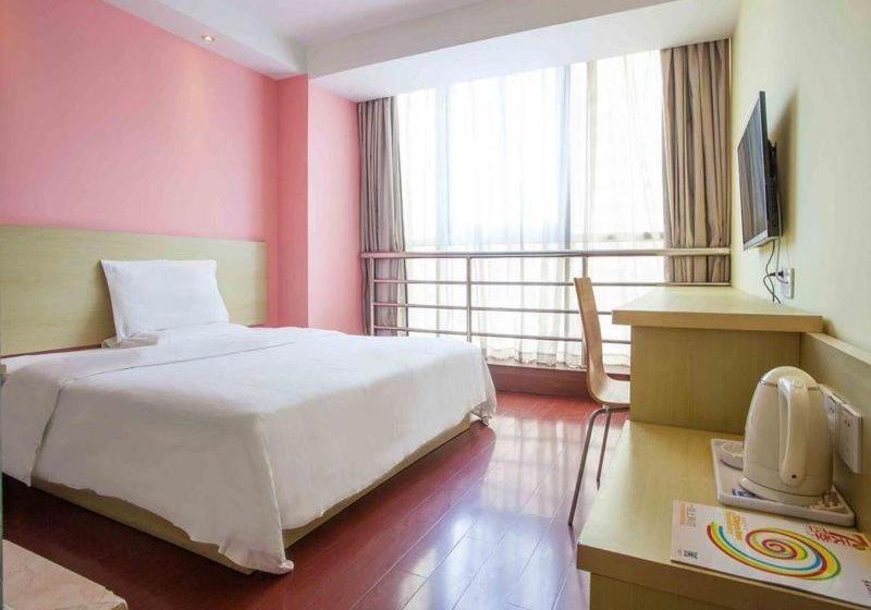 فندق 7 Days Inn Sanya Jiefang Road Walking Street Branch