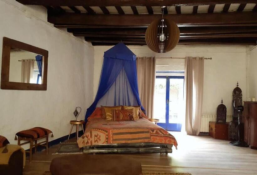 تختخواب و صبحانه Little Vine