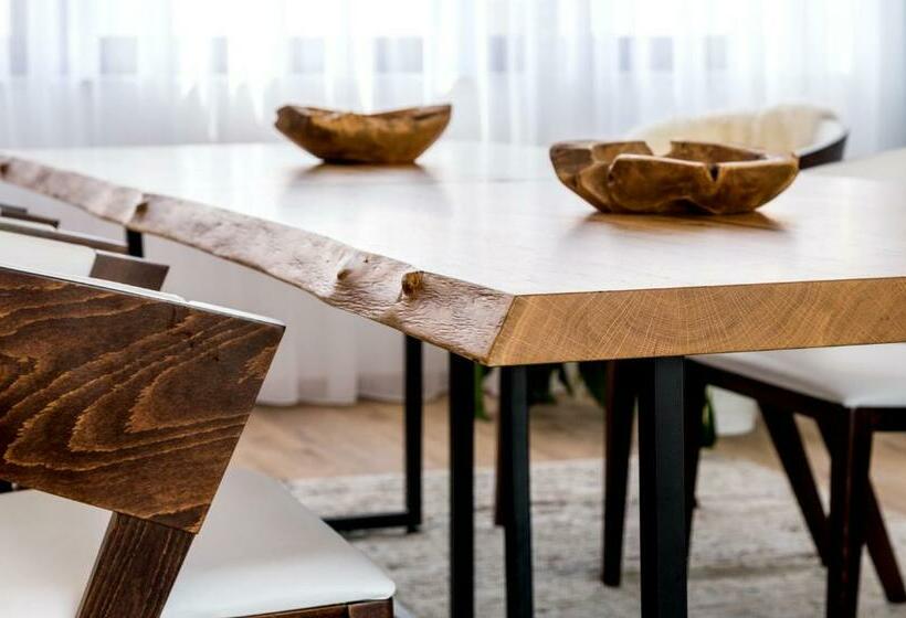 هتل Apartmánový Dům U Tomana