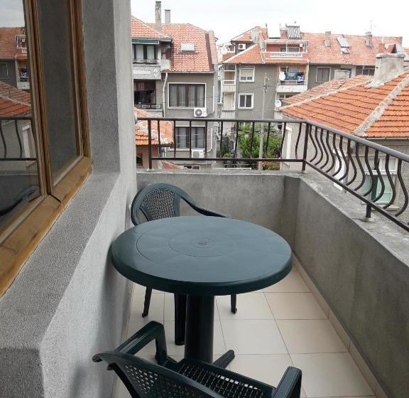 پانسیون Georgievi Guest House