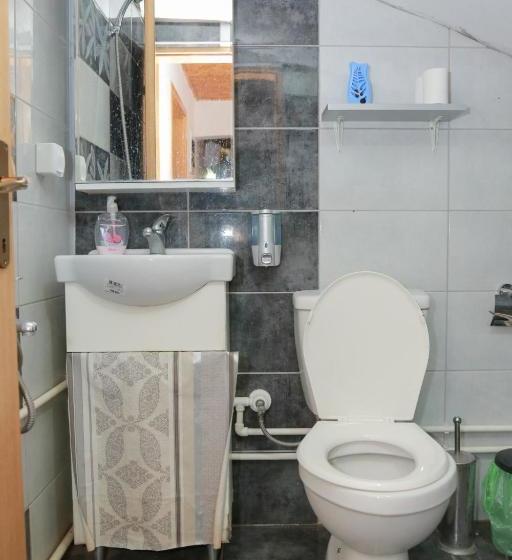 تختخواب و صبحانه Vila Viktori