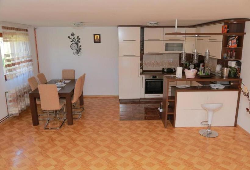 تختخواب و صبحانه Vila Viktori