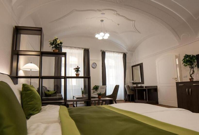 Mecset Apartman