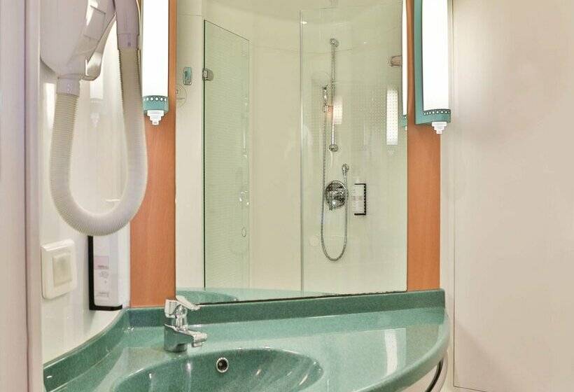 B&B HOTEL Les Sables-d'Olonne Centre Gare