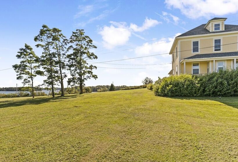 فندق Bayview Pines Country Inn B&b