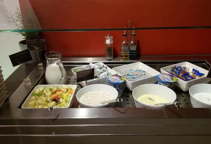 בית מלון כפרי Ibis Berlin Dreilinden