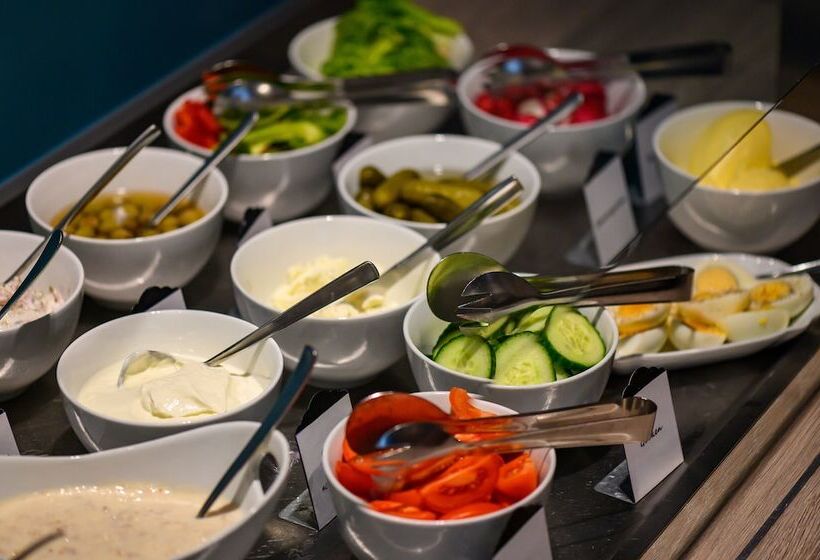 هتل Ibis Köln Frechen