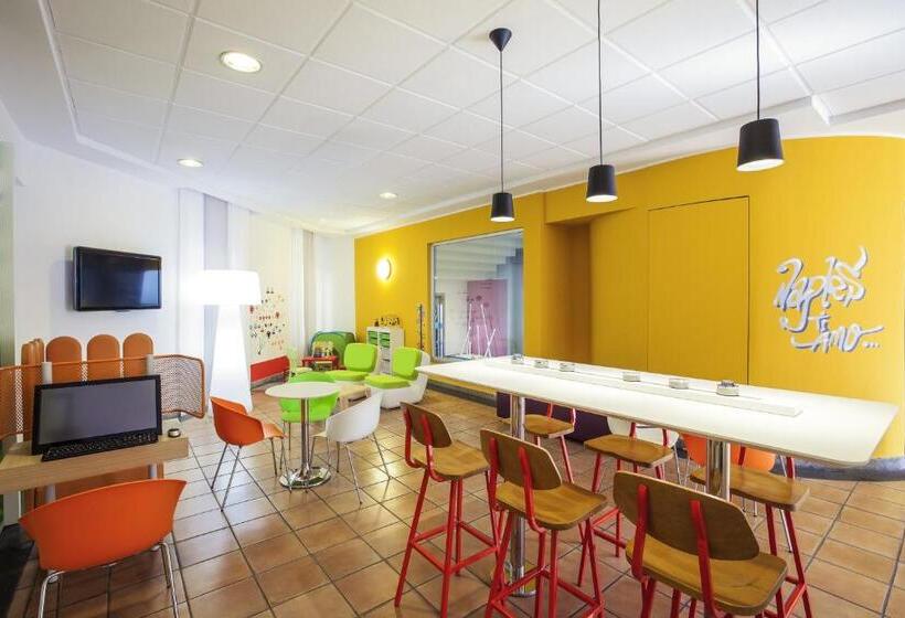 هتل Ibis Styles Napoli Garibaldi