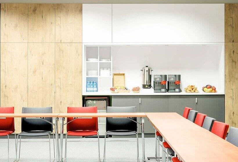 هتل Ibis Warszawa Centrum