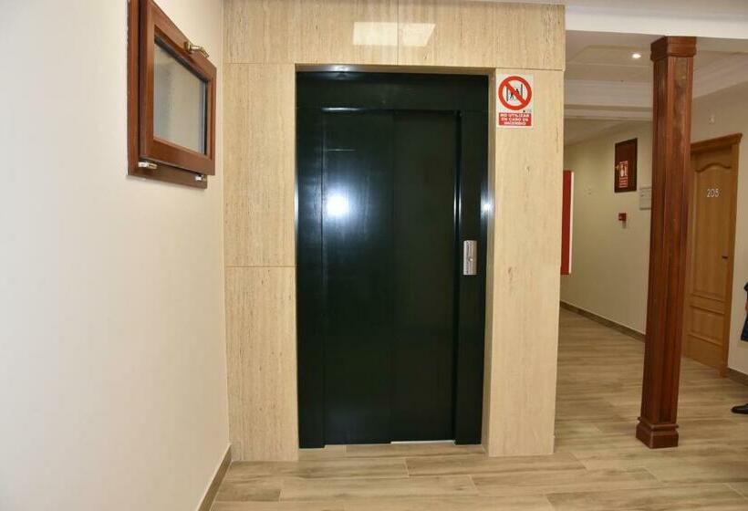 Отель Los Cañas