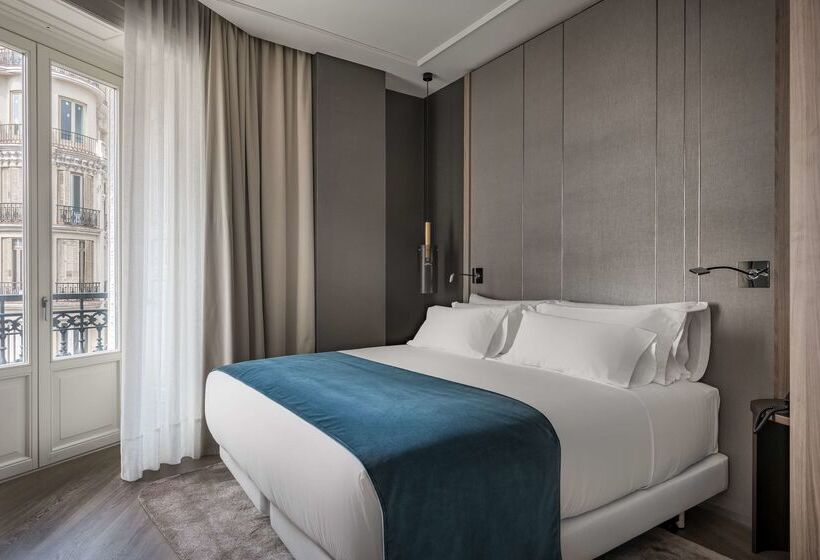 هتل NH Collection Madrid Gran Via