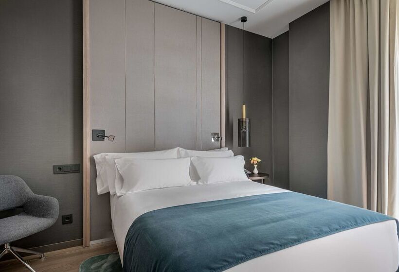 هتل NH Collection Madrid Gran Via