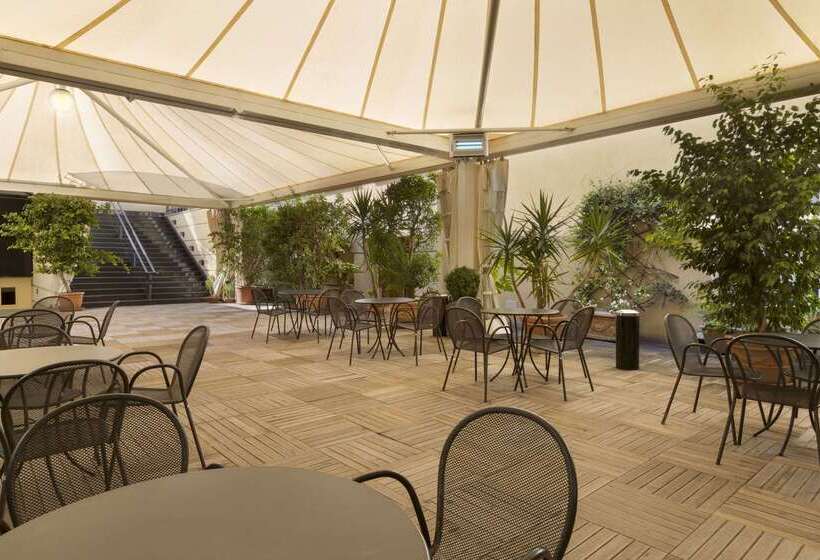 هتل Ramada By Wyndham Naples