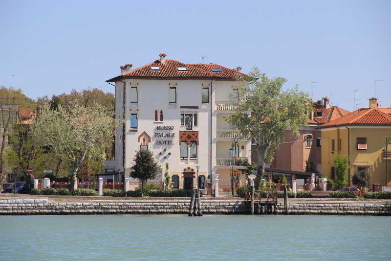 هتل Russo Palace