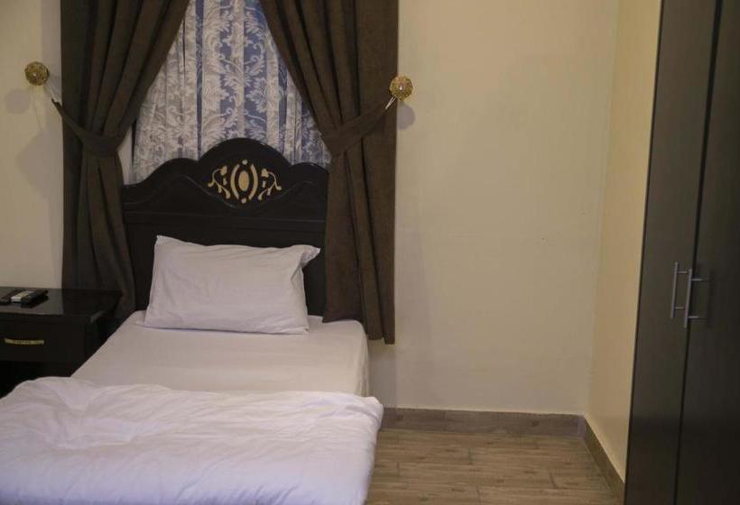 هتل Al Eairy Apartment Alqaseem 4