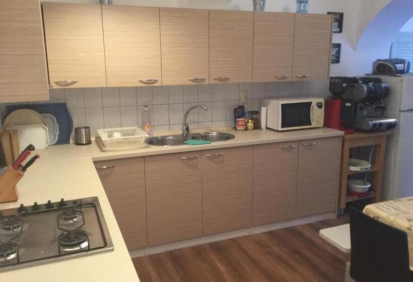 פנסיון Avas Apartman