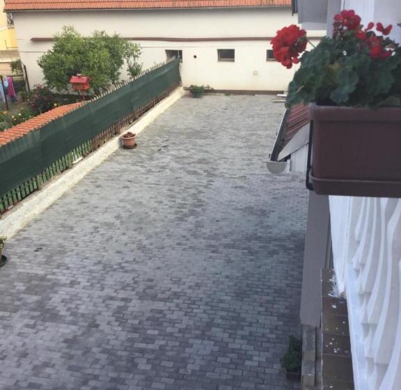 פנסיון Avas Apartman