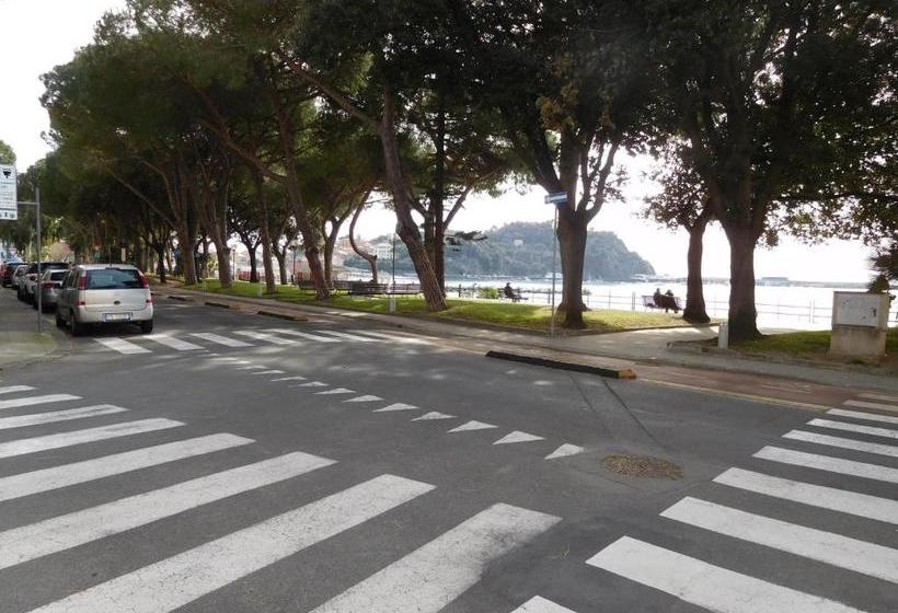 پانسیون Baia Delle Favole Affittacamere