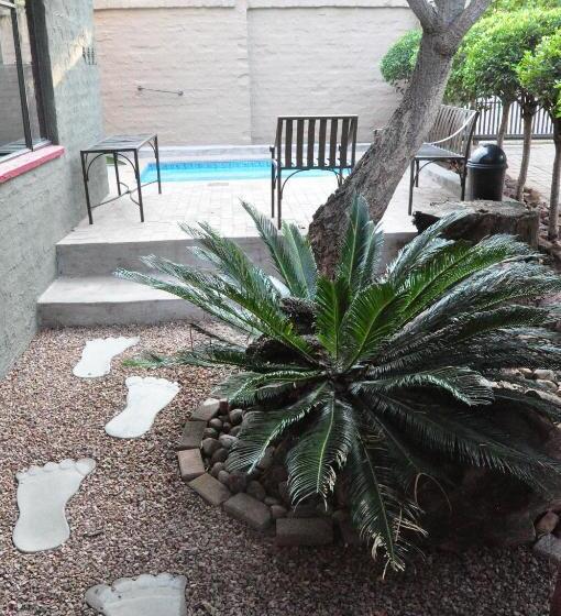 ペンション Flamboyant Guesthouse