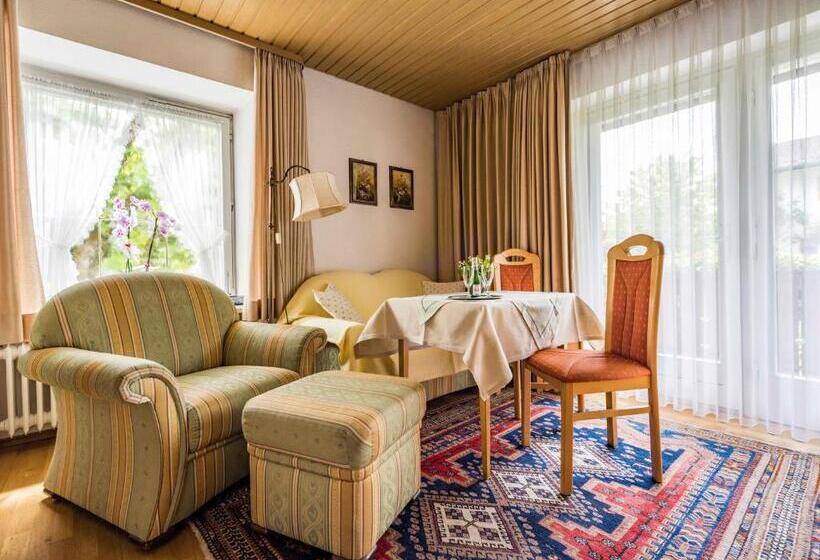 פנסיון Gästehaus Christa Mauerer