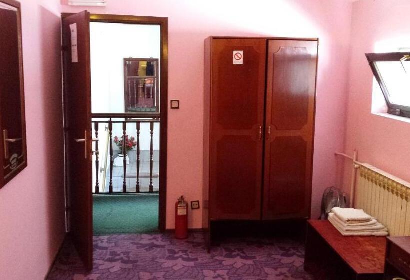 پانسیون Guest House Gaja