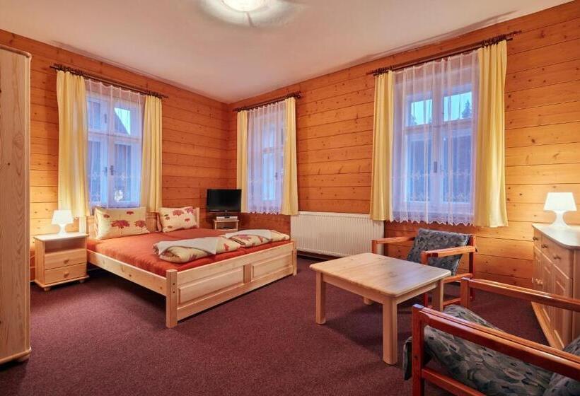 پانسیون Penzion Flora