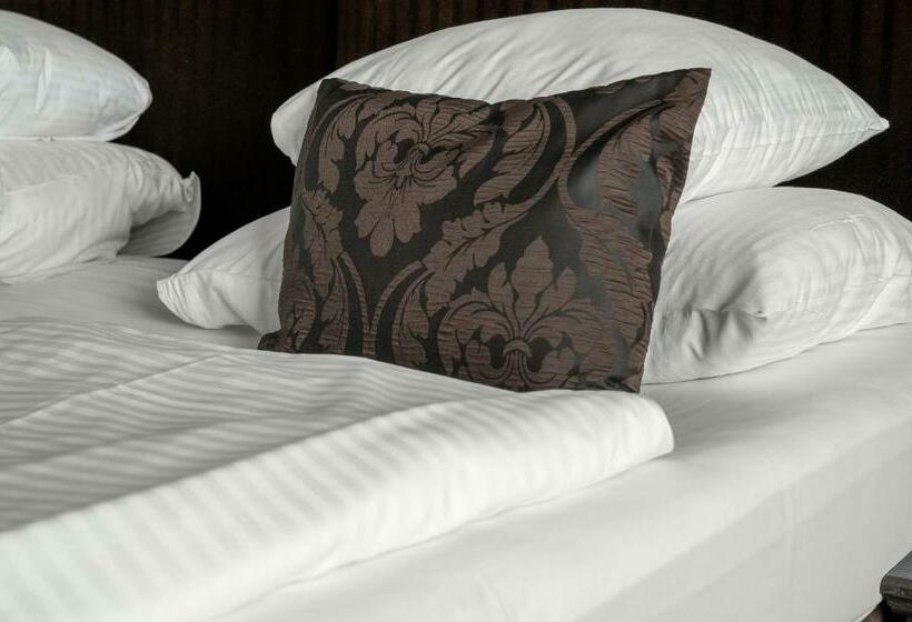 Bellevue Park Hotel Riga With Free Parking