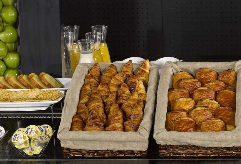 Отель Campanile Marne La Vallee  Bussy Saint Georges