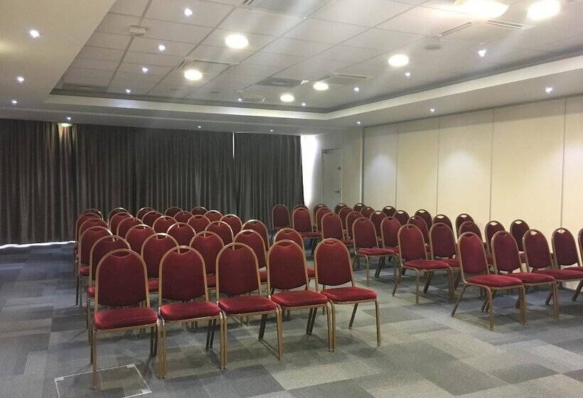 Отель Campanile Marne La Vallee  Bussy Saint Georges