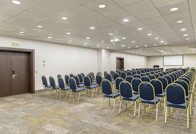 هتل Four Points by Sheraton Santiago