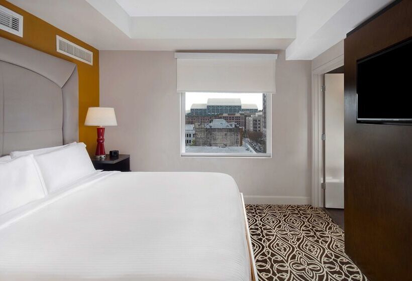 هتل The Sam Houston  Curio Collection By Hilton