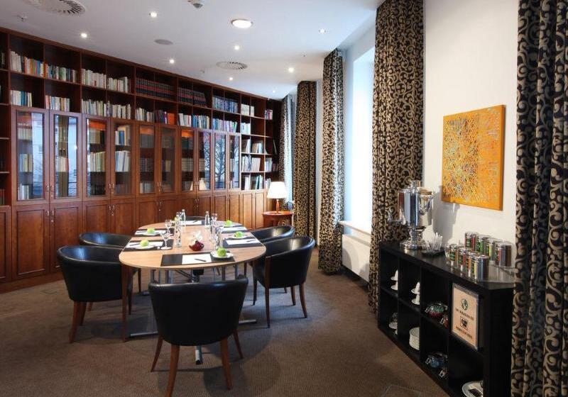 住所  Lindner Hotel Frankfurt Main Plaza, Part Of Jdv By Hyatt