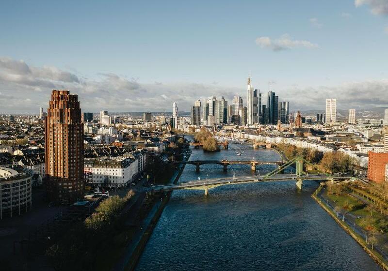 住所  Lindner Hotel Frankfurt Main Plaza, Part Of Jdv By Hyatt