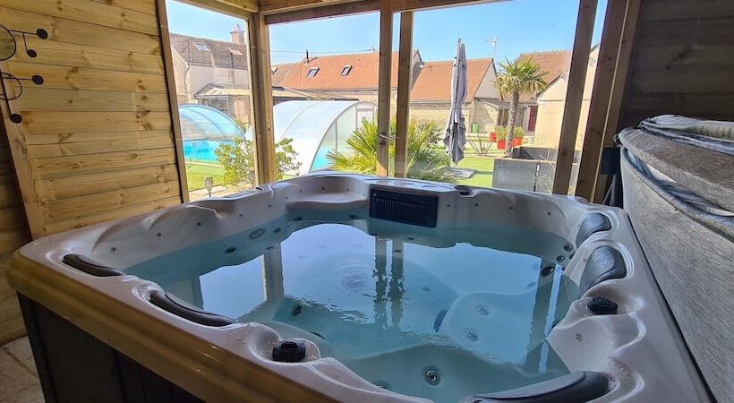 بنسيون Gîte Atypique 2 à 8 Personnes Avec Piscine Jacuzzi Proche Châteaux De La Loire