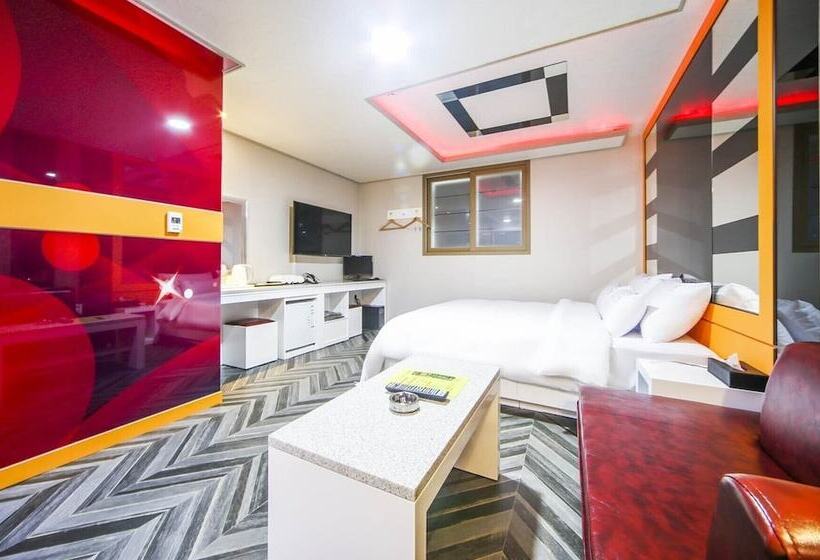 S Motel