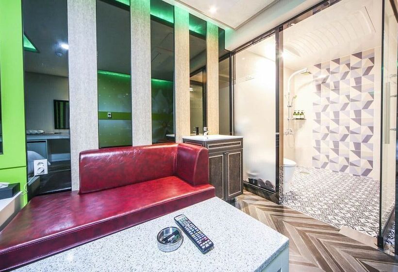 S Motel