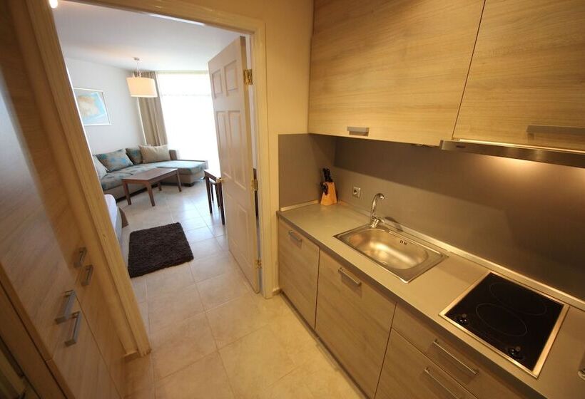 هتل Menada Sozopol Apartments