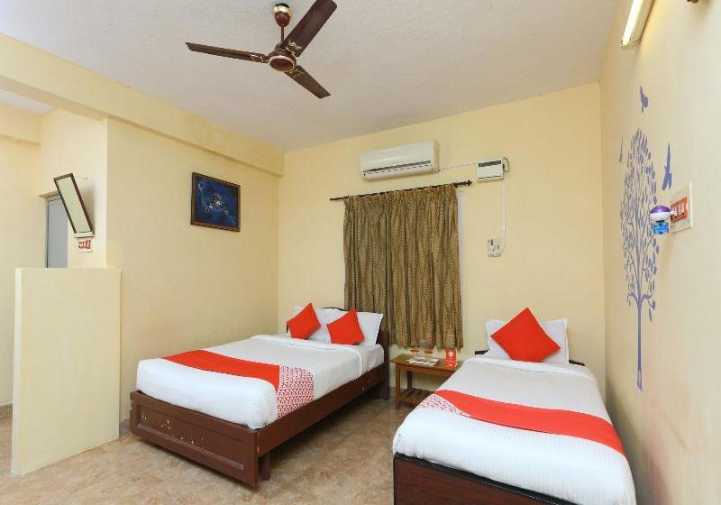 בית מלון כפרי Royal Mass Club By Oyo Rooms